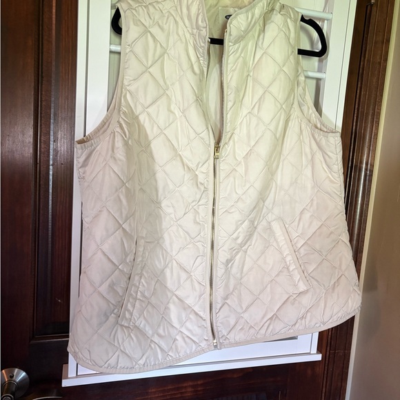 Old Navy Jackets & Blazers - Old Navy Cream Quilted Vest